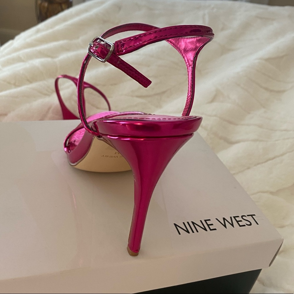 Dk pink magenta metallic heels